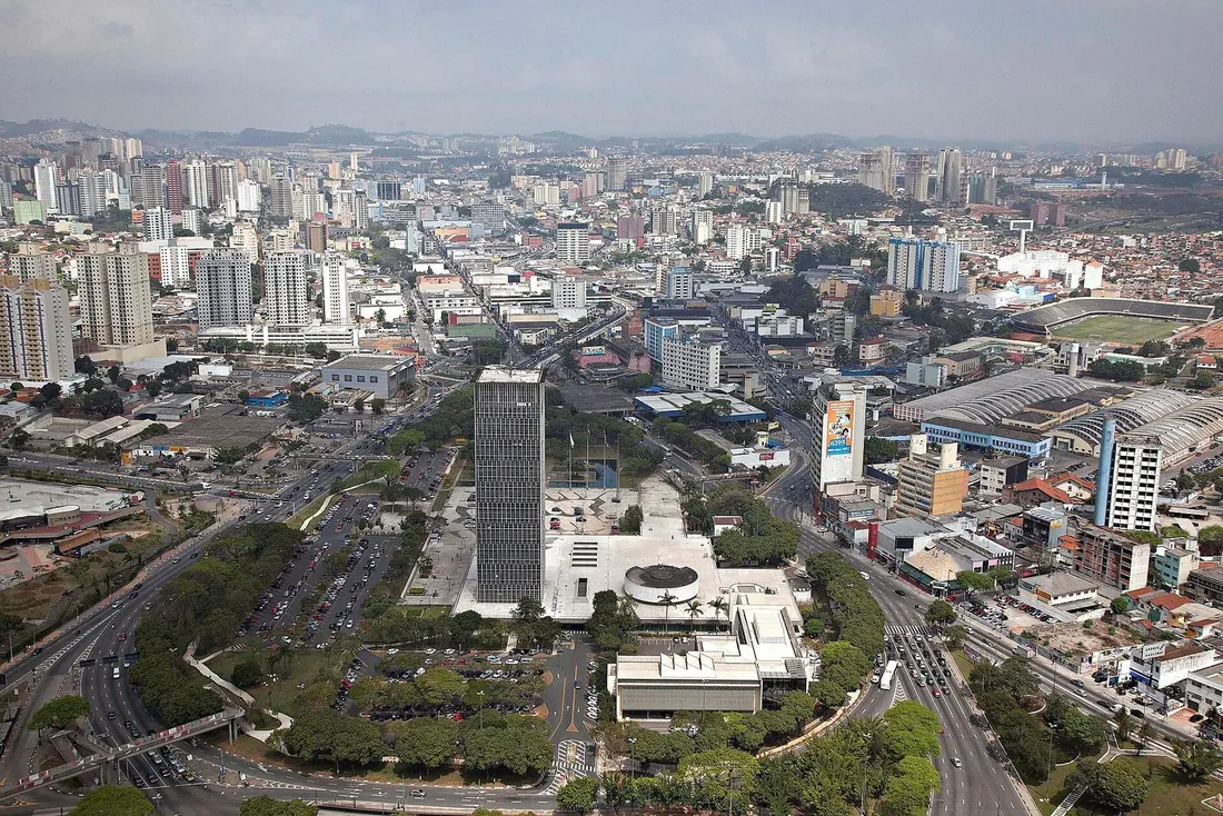Vista aérea do centro de São Bernardo do Campo, com o Paço Municipal